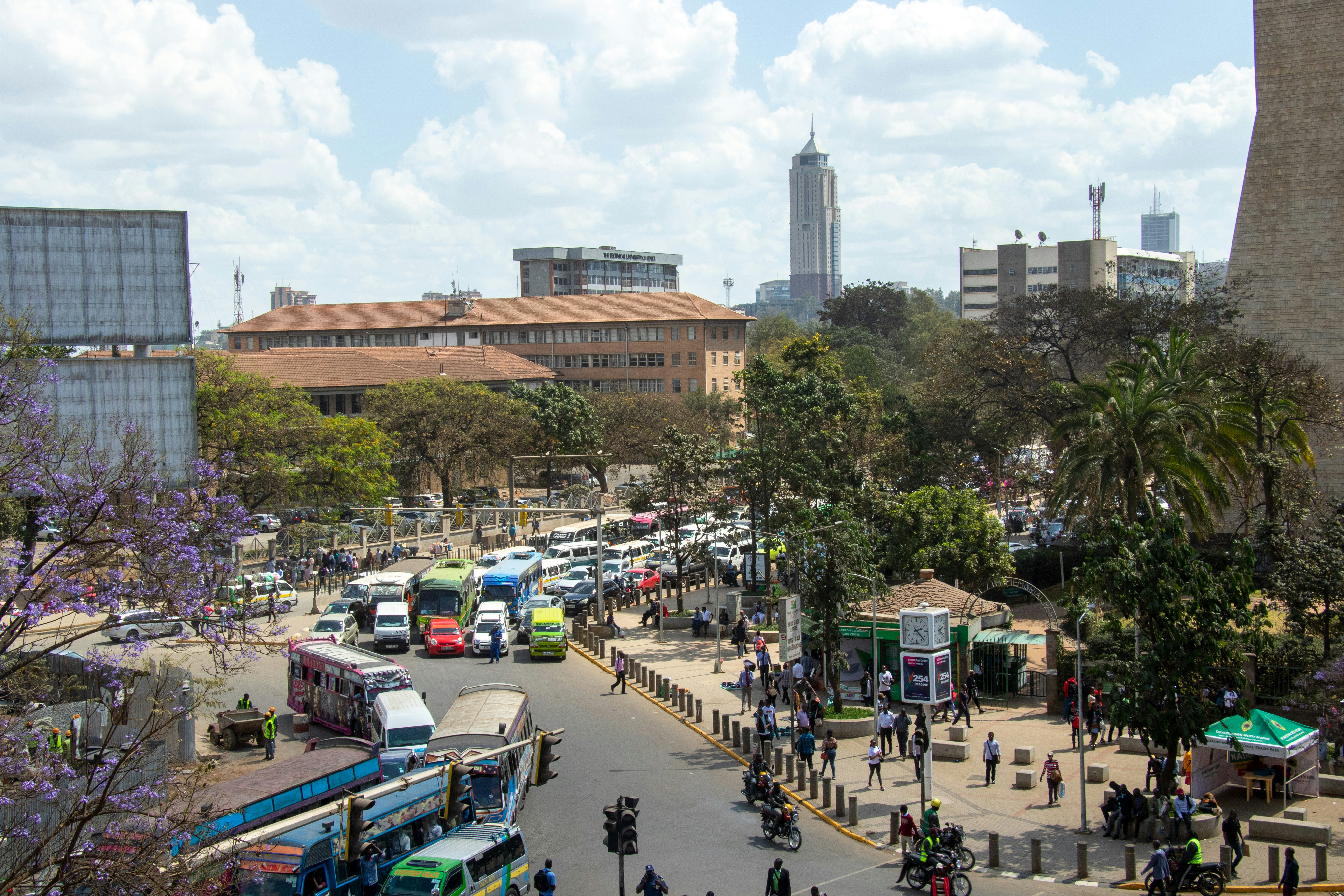 在肯亞首都移動坐什麼車？試試看電動巴士吧！